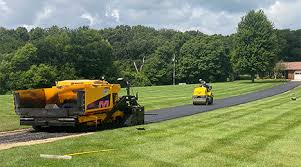 Best Asphalt Driveway Installation  in Lebanon, IL